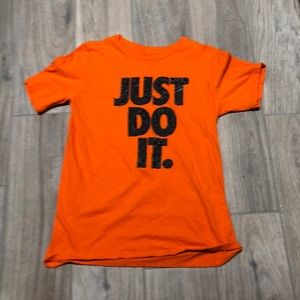Orange "Just Do It ” T-shirt